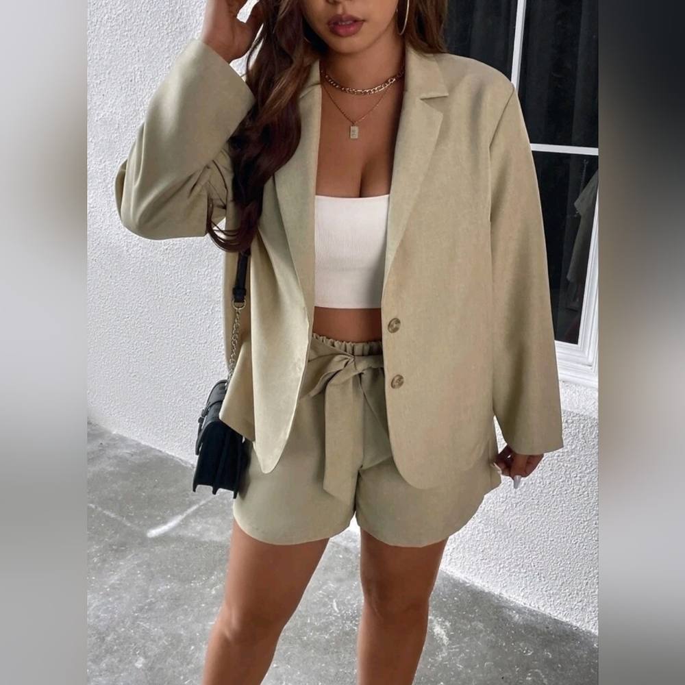 SHEIN Essnce Plus Single Breasted Blazer & Paperbag Waist Shorts